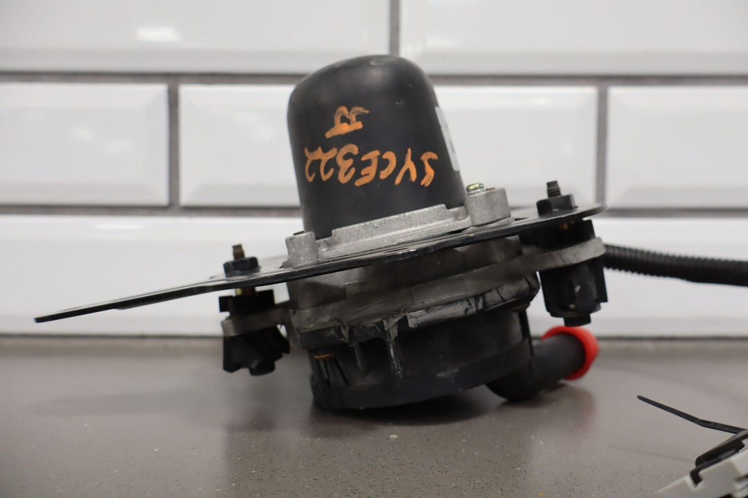 2000 - 2004 Chevy C5 Corvette Secondary Air Pump W/ Bracket (12568382) OEM