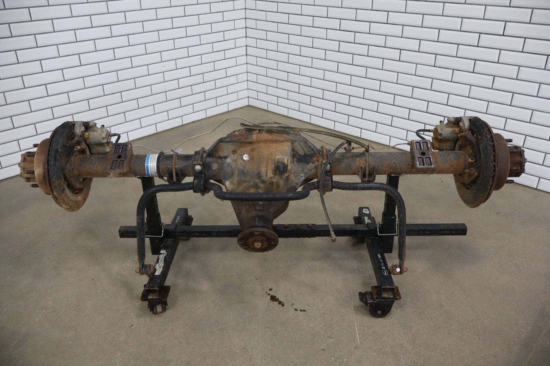 2000-2004 Ford F-250 Super Duty Sterling 10.5" 3.73 Ratio Rear Axle Assembly OEM