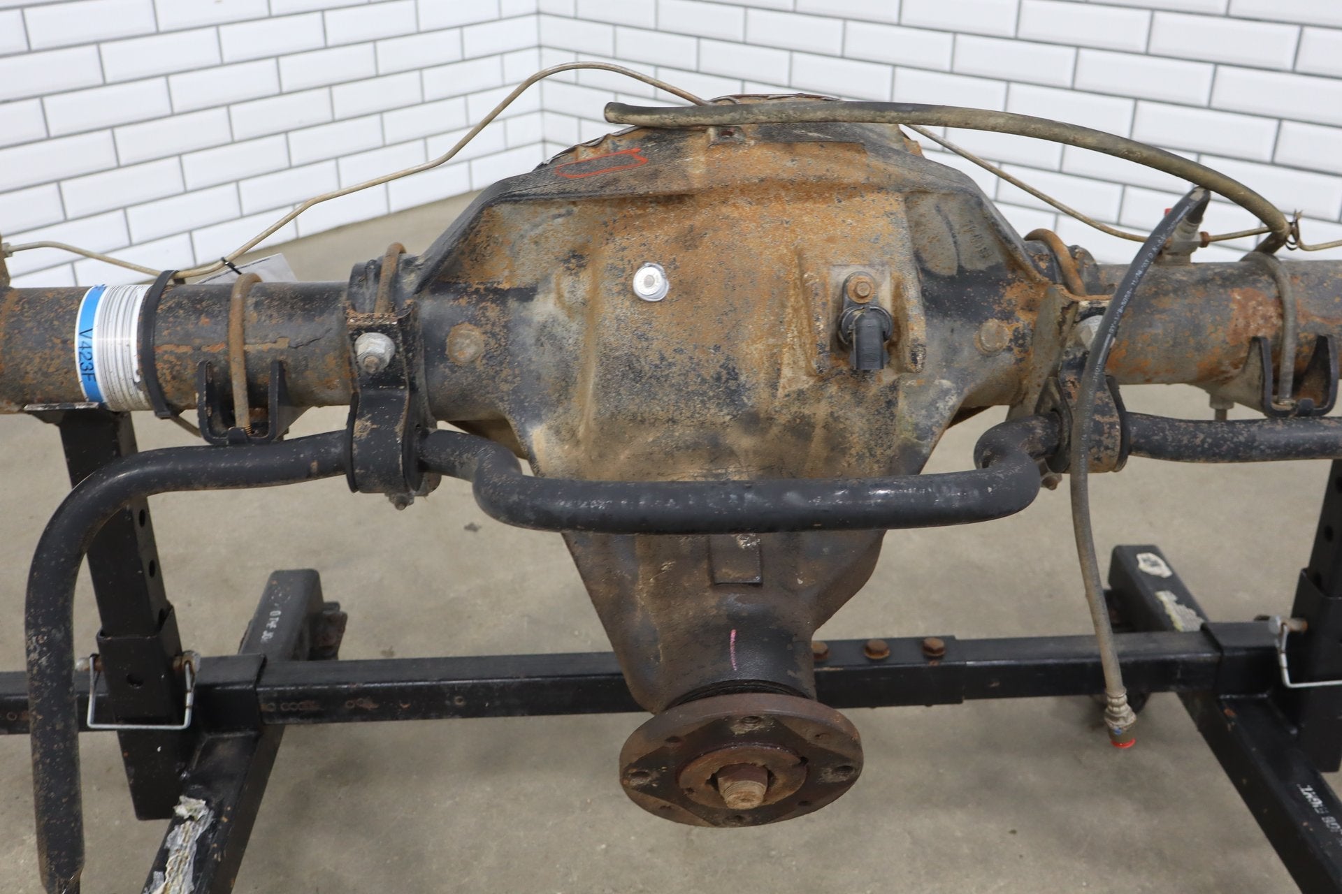 2000-2004 Ford F-250 Super Duty Sterling 10.5" 3.73 Ratio Rear Axle Assembly OEM