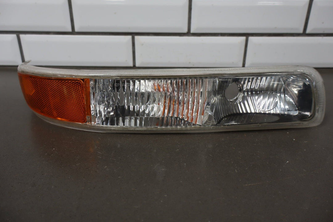 2000 - 2006 Chevrolet Tahoe Suburban Grille with Headlights OEM Guide