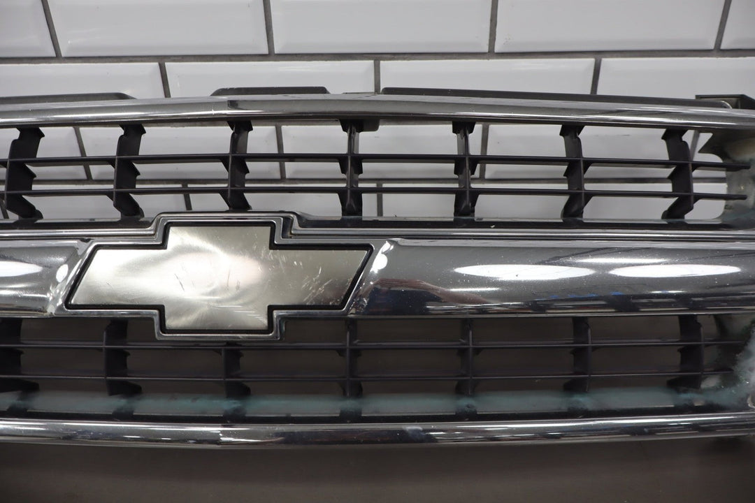 2000 - 2006 Chevrolet Tahoe Suburban Grille with Headlights OEM Guide
