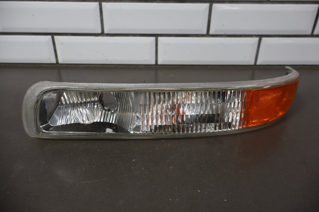 2000 - 2006 Chevrolet Tahoe Suburban Grille with Headlights OEM Guide
