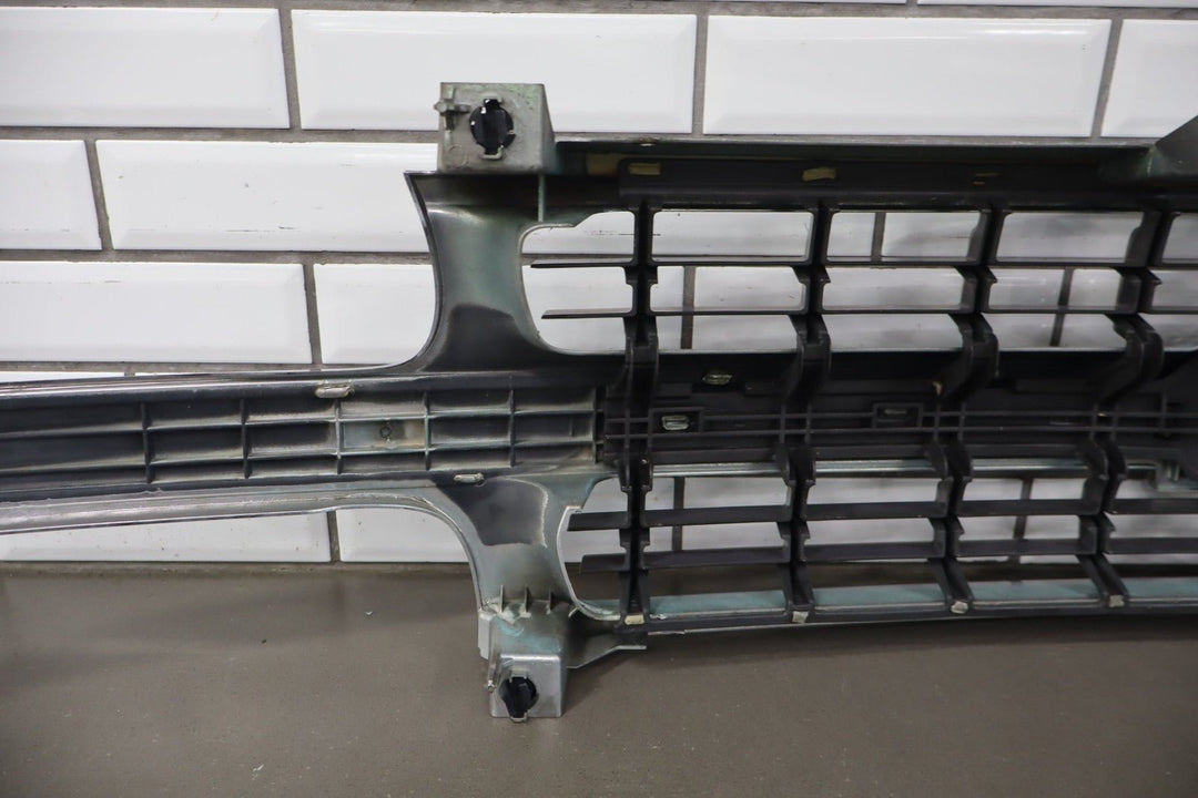 2000 - 2006 Chevrolet Tahoe Suburban Grille with Headlights OEM Guide