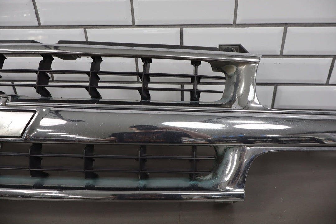 2000 - 2006 Chevrolet Tahoe Suburban Grille with Headlights OEM Guide