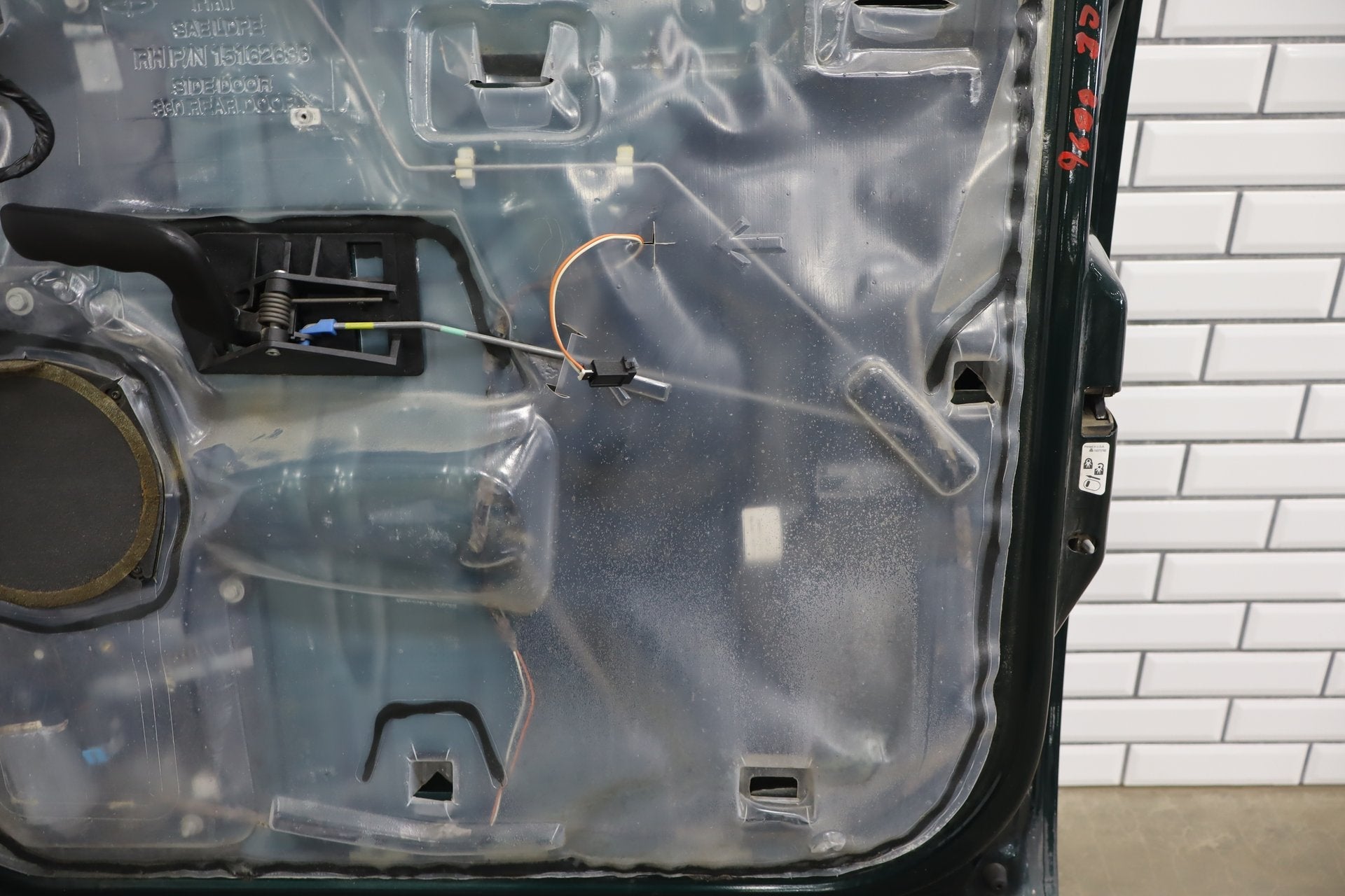 2000-2007 Chevrolet Silverado 2500 GMT800 - Right Rear Door PN: 89023022