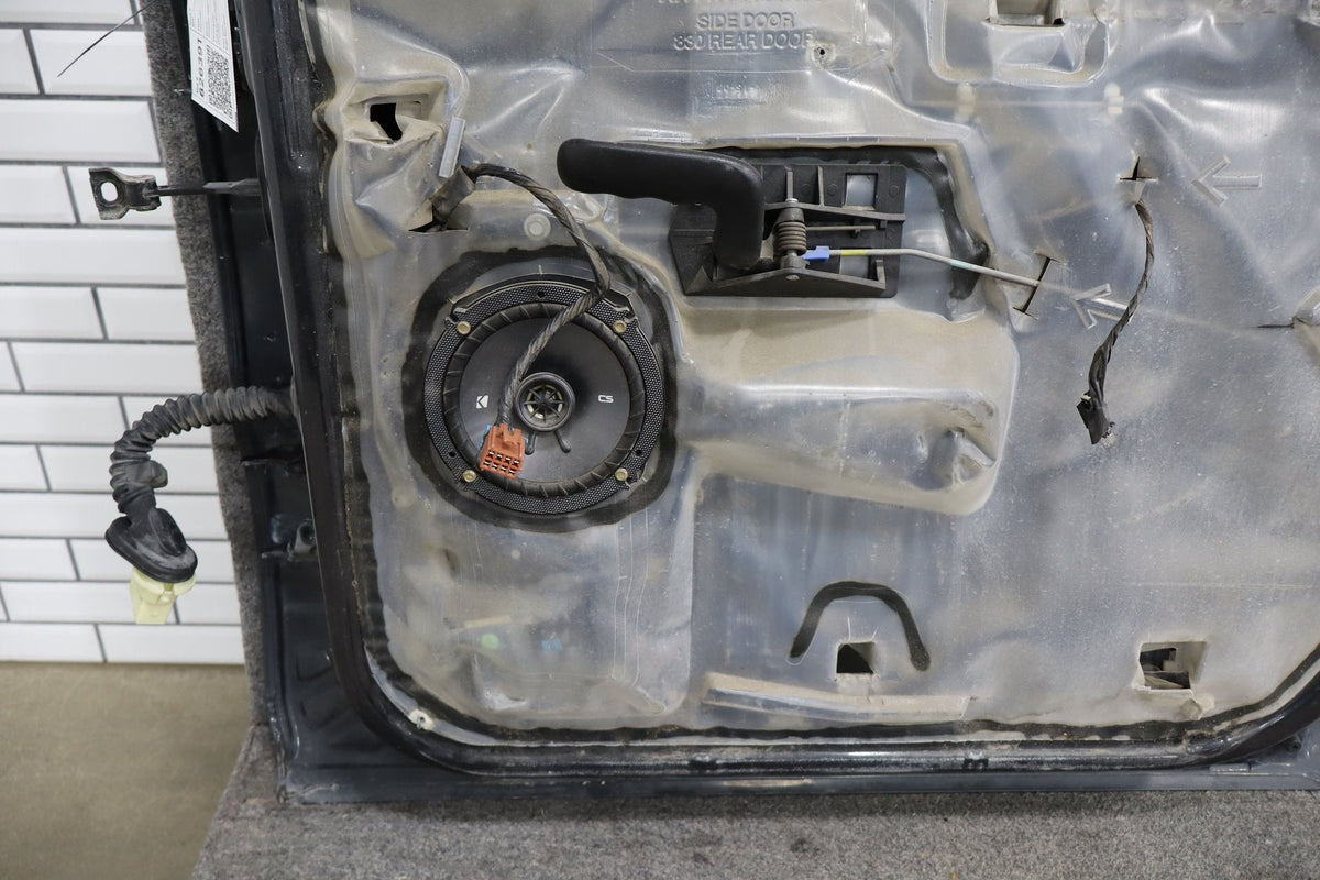 2000-2007 Chevrolet Silverado 2500 GMT800 - Right Rear Door PN: 89023022
