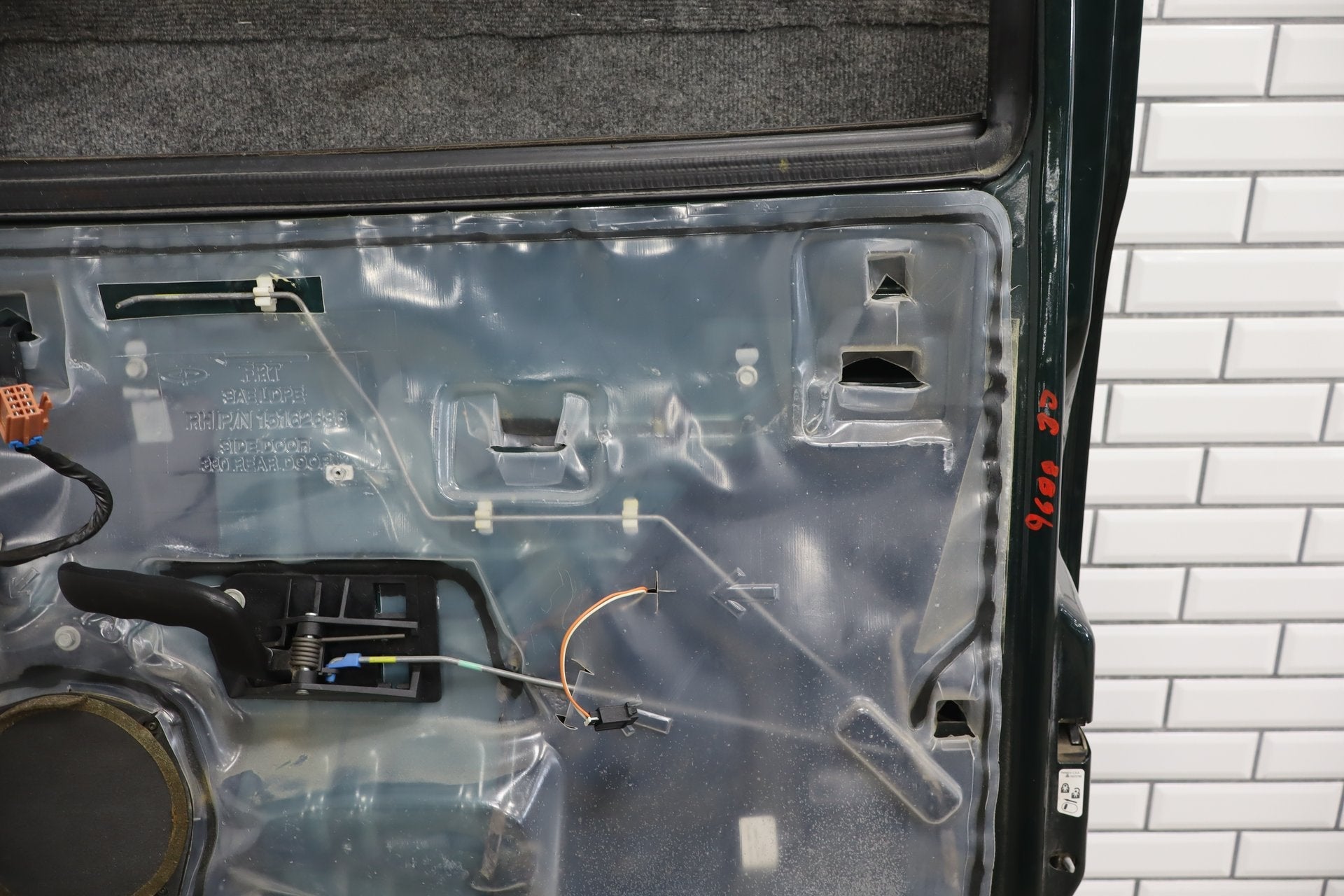 2000-2007 Chevrolet Silverado 2500 GMT800 - Right Rear Door PN: 89023022
