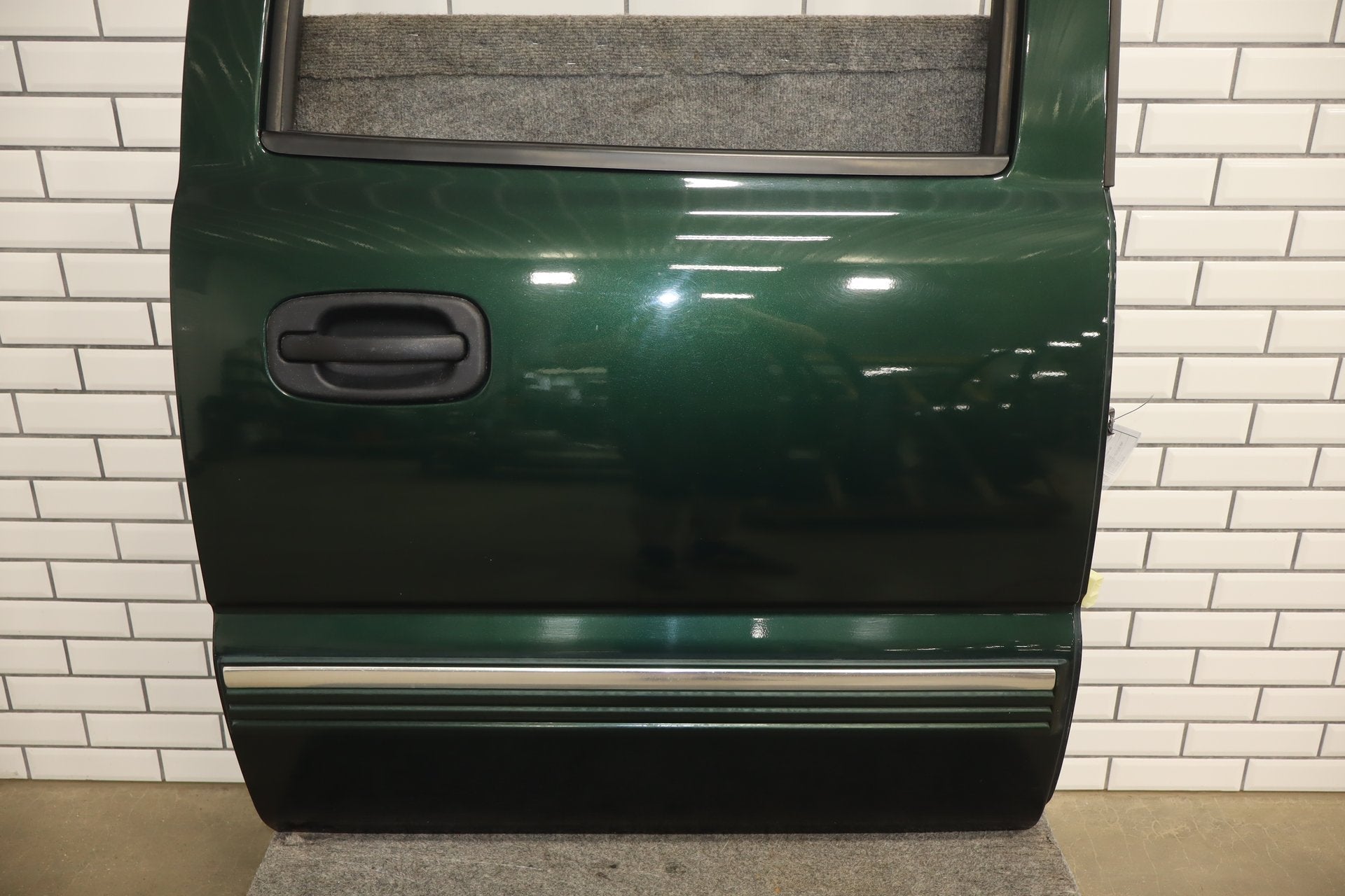 2000-2007 Chevrolet Silverado 2500 GMT800 - Right Rear Door PN: 89023022