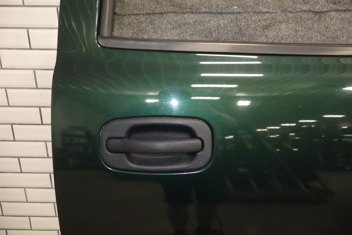 2000-2007 Chevrolet Silverado 2500 GMT800 - Right Rear Door PN: 89023022