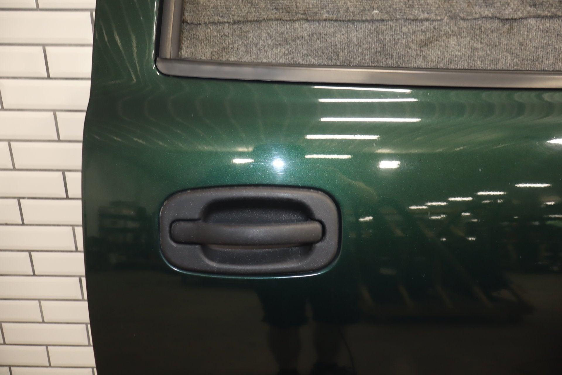 2000-2007 Chevrolet Silverado 2500 GMT800 - Right Rear Door PN: 89023022