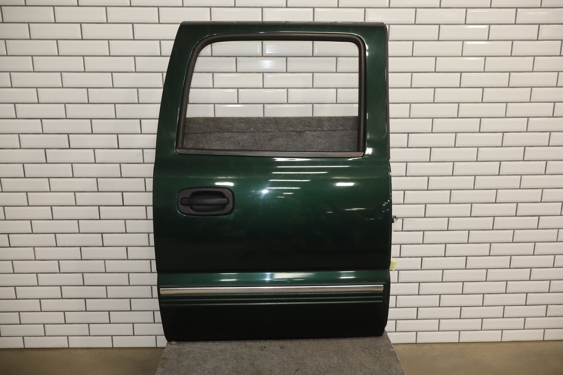2000-2007 Chevrolet Silverado 2500 GMT800 - Right Rear Door PN: 89023022