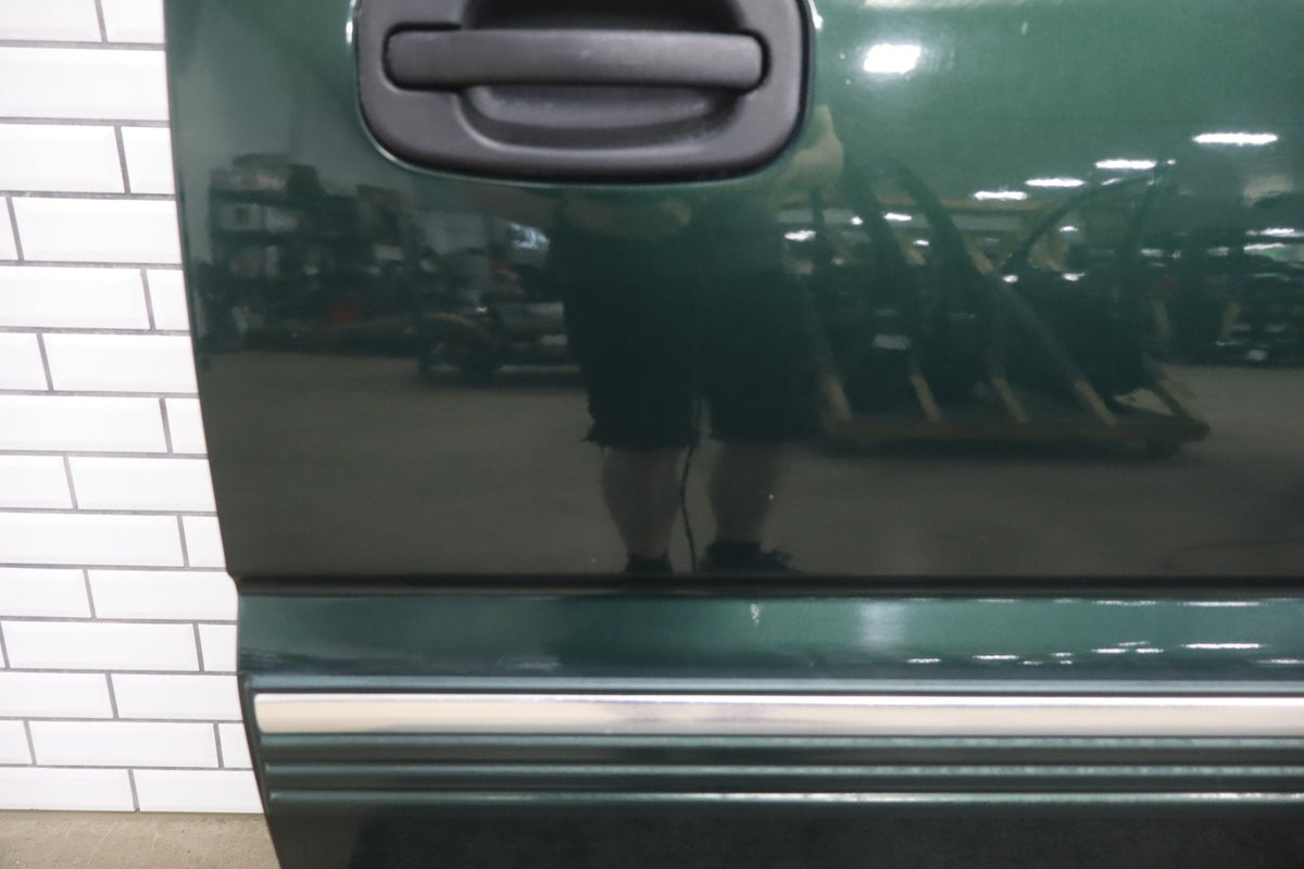 2000-2007 Chevrolet Silverado 2500 GMT800 - Right Rear Door PN: 89023022