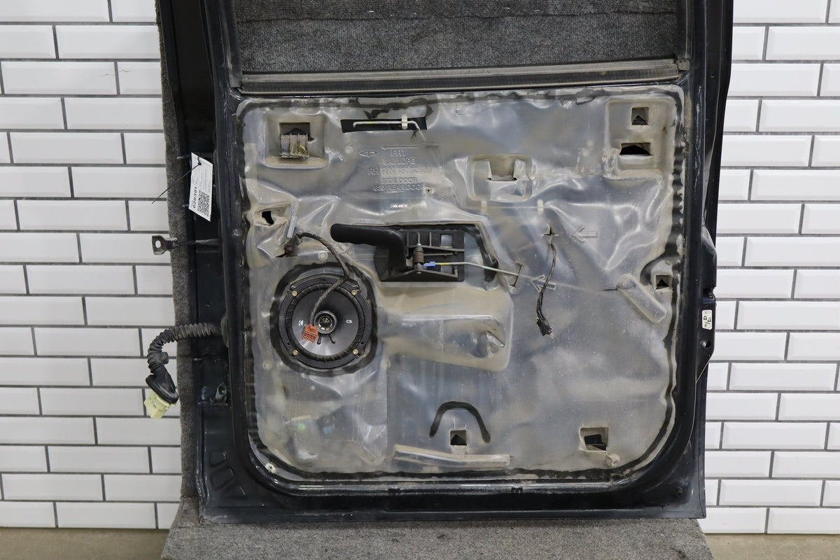 2000-2007 Chevrolet Silverado 2500 GMT800 - Right Rear Door PN: 89023022