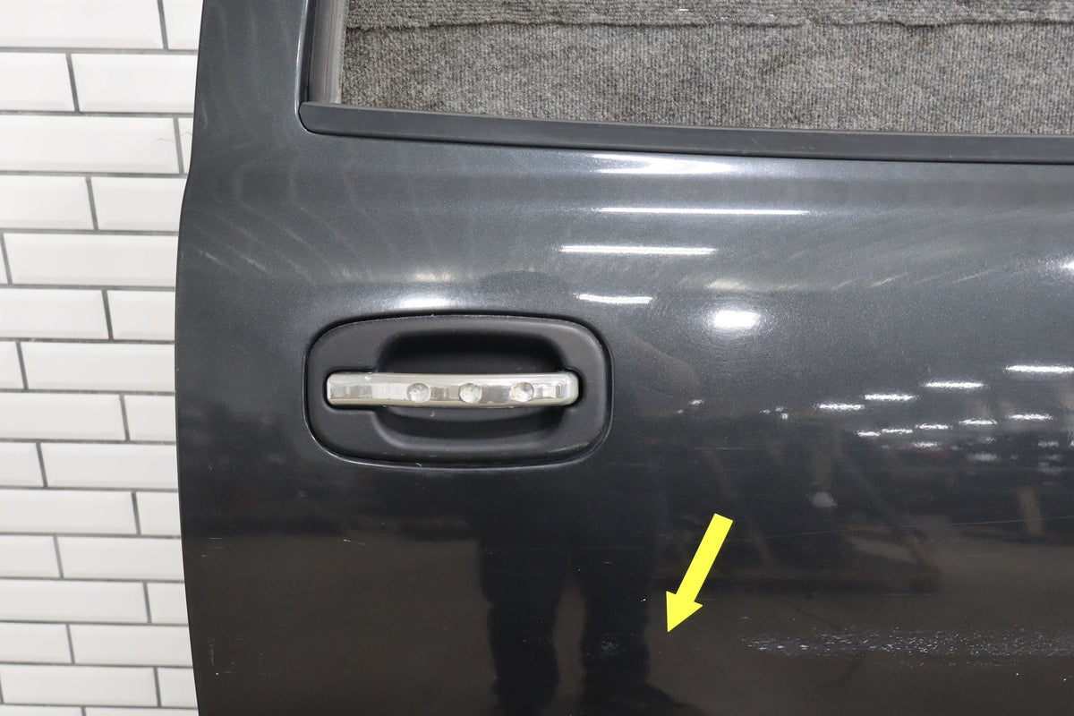 2000-2007 Chevrolet Silverado 2500 GMT800 - Right Rear Door PN: 89023022
