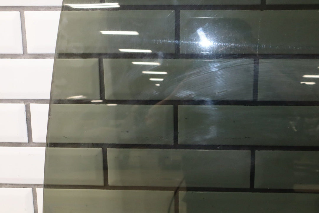 2000 - 2007 Chevrolet Silverado 2500 HD Right Rear Door Window 15181068 OEM