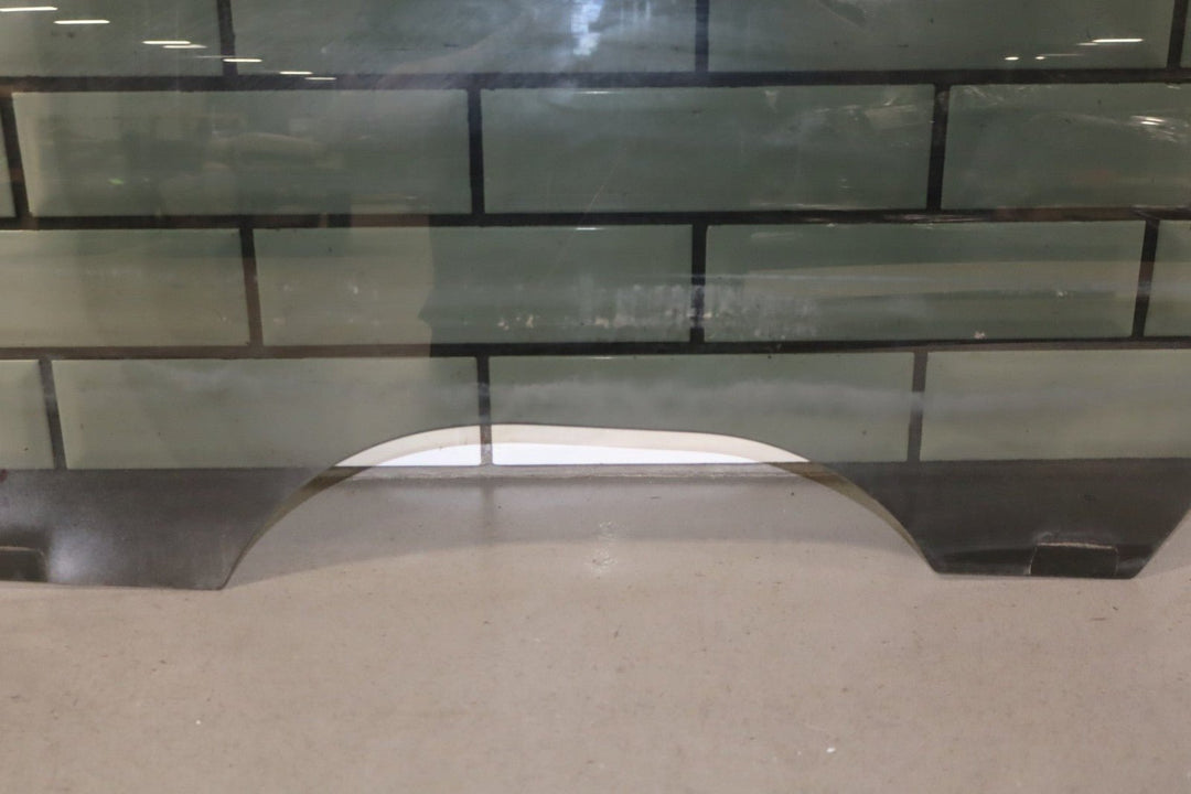 2000 - 2007 Chevrolet Silverado 2500 HD Right Rear Door Window 15181068 OEM