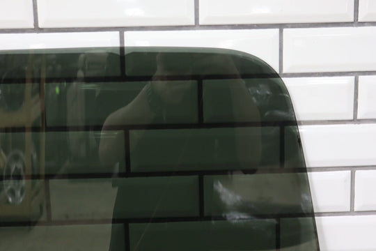 2000 - 2007 Chevrolet Silverado 2500 HD Right Rear Door Window 15181068 OEM