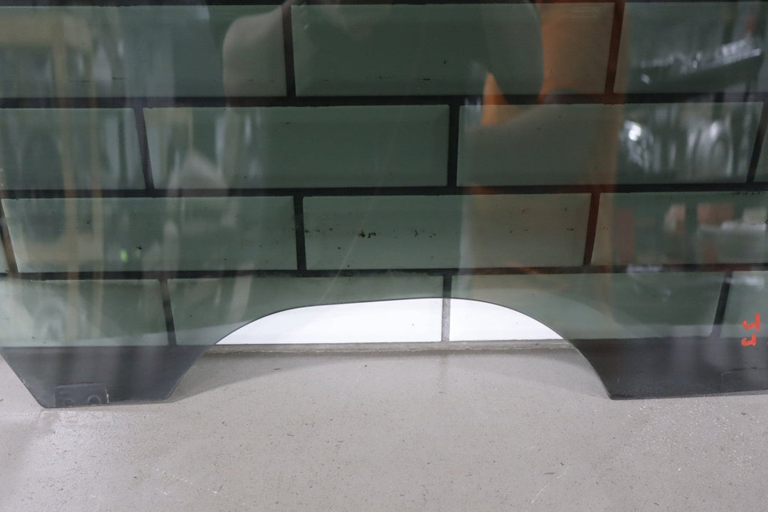 2000 - 2007 Chevrolet Silverado 2500 HD Right Rear Door Window 15181068 OEM