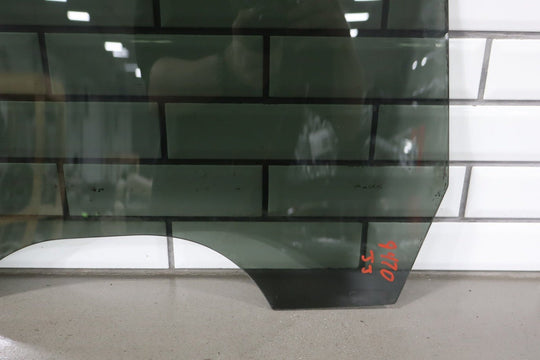 2000 - 2007 Chevrolet Silverado 2500 HD Right Rear Door Window 15181068 OEM