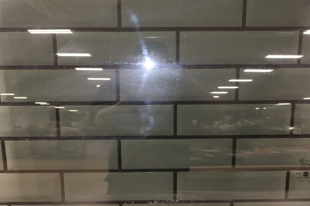 2000 - 2007 Chevrolet Silverado 2500 HD Right Rear Door Window 15181068 OEM