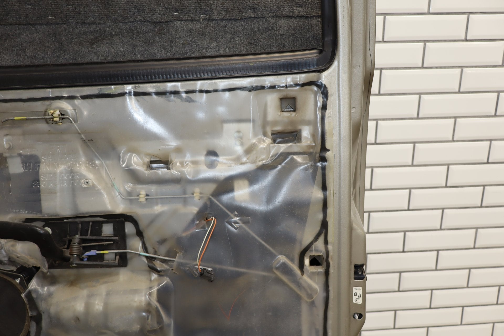 2000-2007 Chevrolet Silverado 3500 - Right Rear Door PN: 89023022
