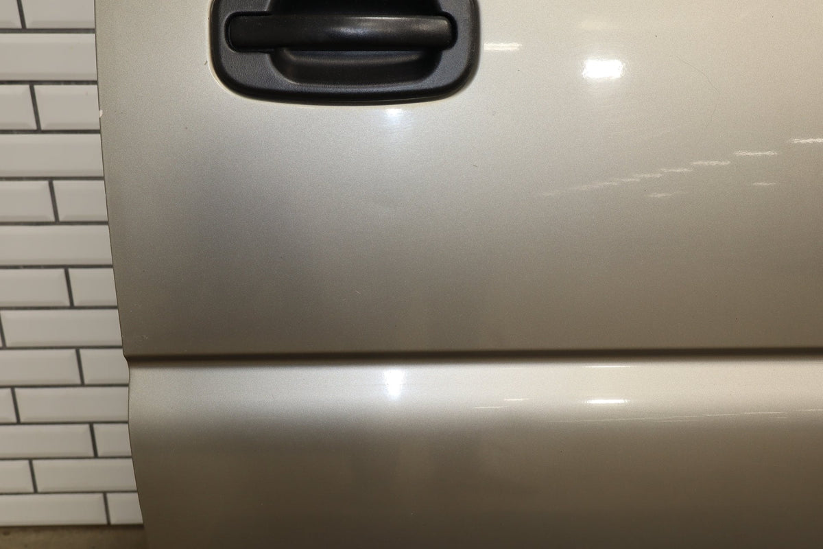 2000-2007 Chevrolet Silverado 3500 - Right Rear Door PN: 89023022