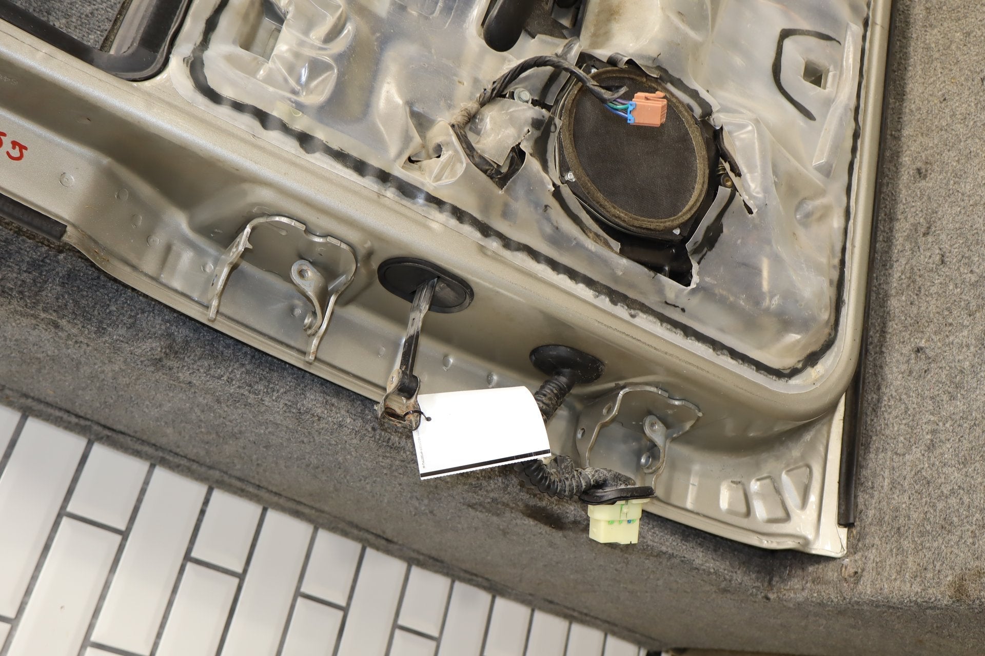 2000-2007 Chevrolet Silverado 3500 - Right Rear Door PN: 89023022