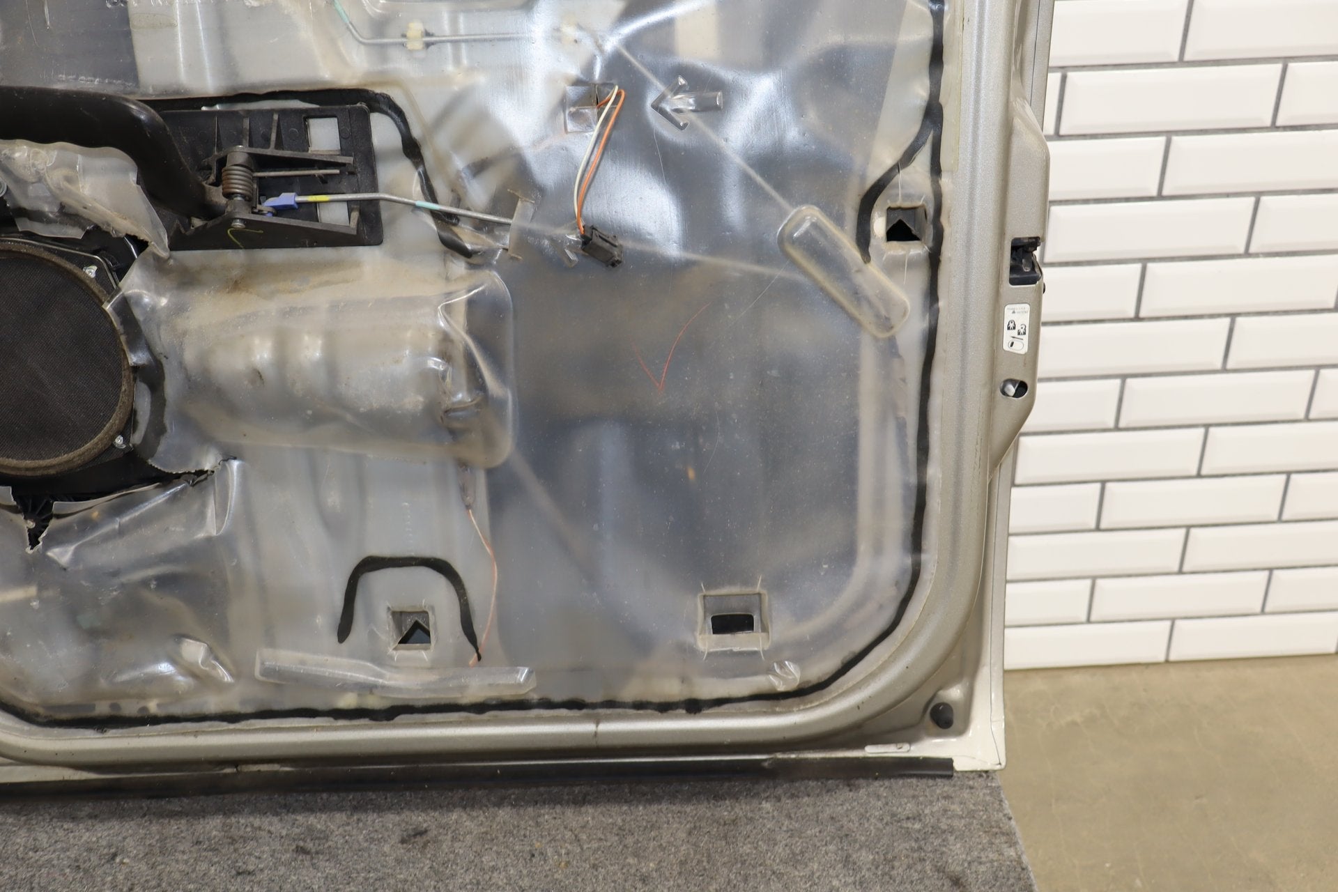 2000-2007 Chevrolet Silverado 3500 - Right Rear Door PN: 89023022