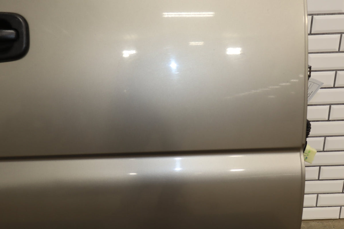 2000-2007 Chevrolet Silverado 3500 - Right Rear Door PN: 89023022