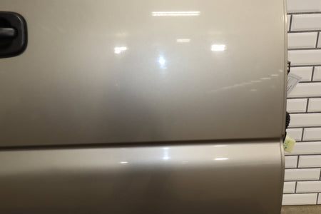 2000-2007 Chevrolet Silverado 3500 - Right Rear Door PN: 89023022