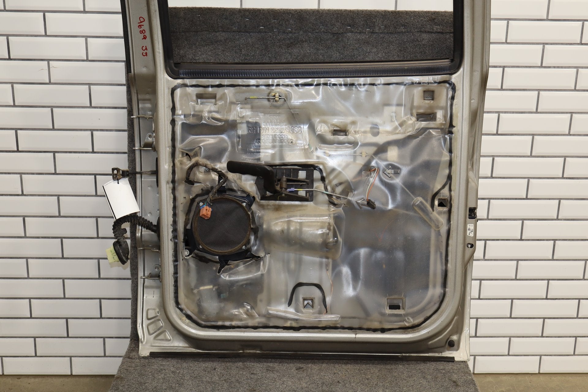2000-2007 Chevrolet Silverado 3500 - Right Rear Door PN: 89023022