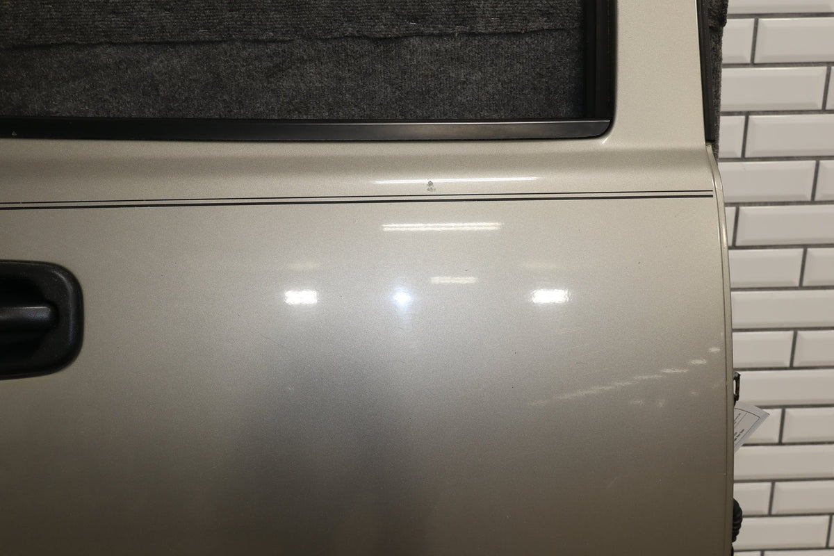 2000-2007 Chevrolet Silverado 3500 - Right Rear Door PN: 89023022