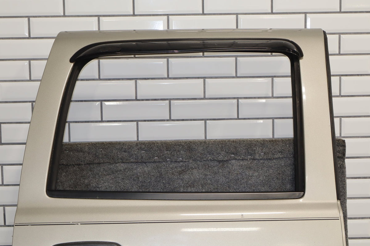 2000-2007 Chevrolet Silverado 3500 - Right Rear Door PN: 89023022