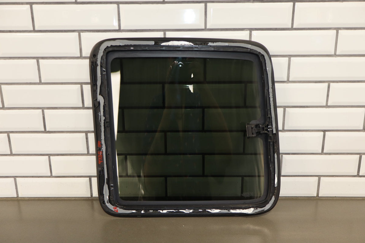 2000-2007 Chevrolet Silverado Right Rear Door Window 15181068 OEM