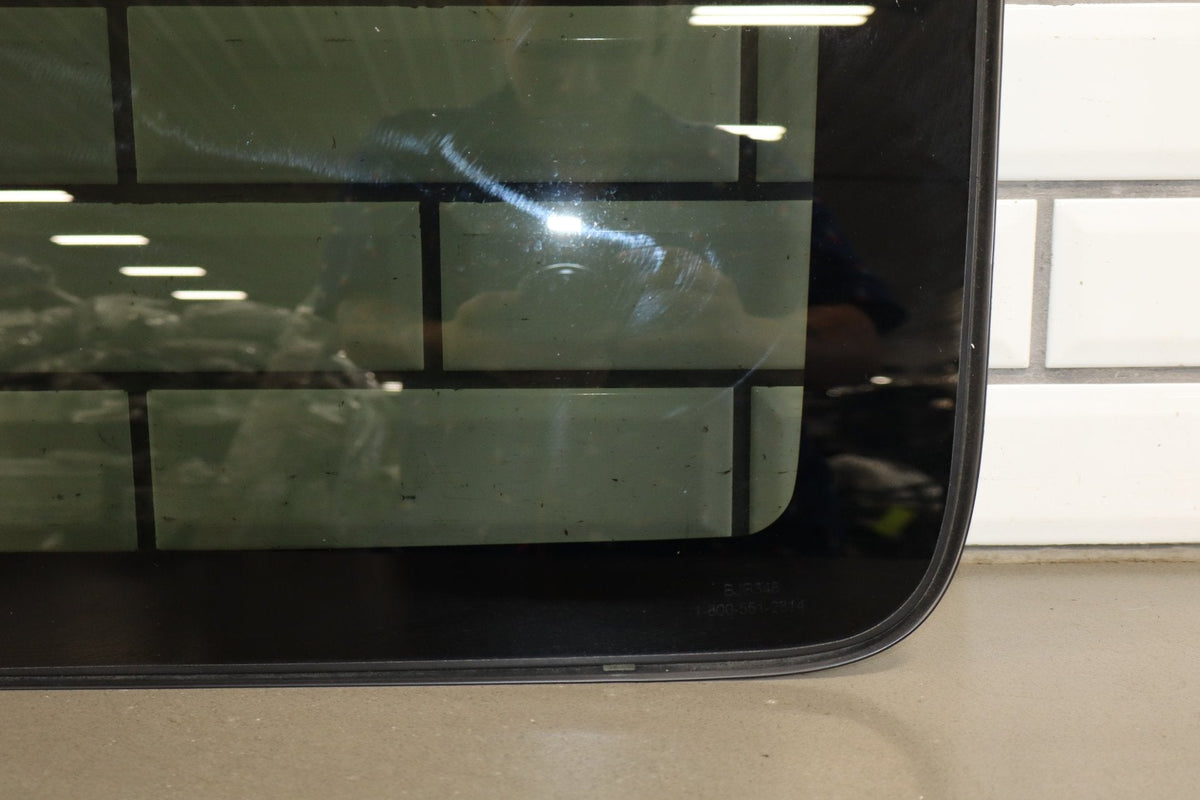 2000-2007 Chevrolet Silverado Right Rear Door Window 15181068 OEM
