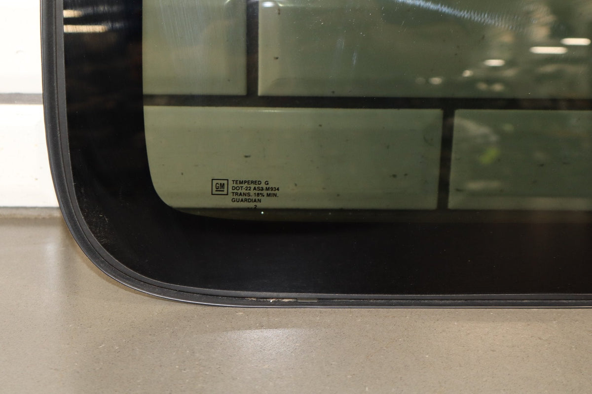 2000-2007 Chevrolet Silverado Right Rear Door Window 15181068 OEM