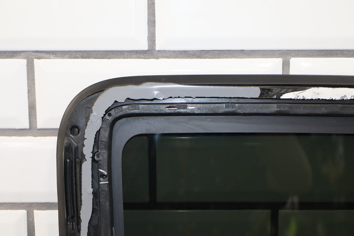 2000-2007 Chevrolet Silverado Right Rear Door Window 15181068 OEM