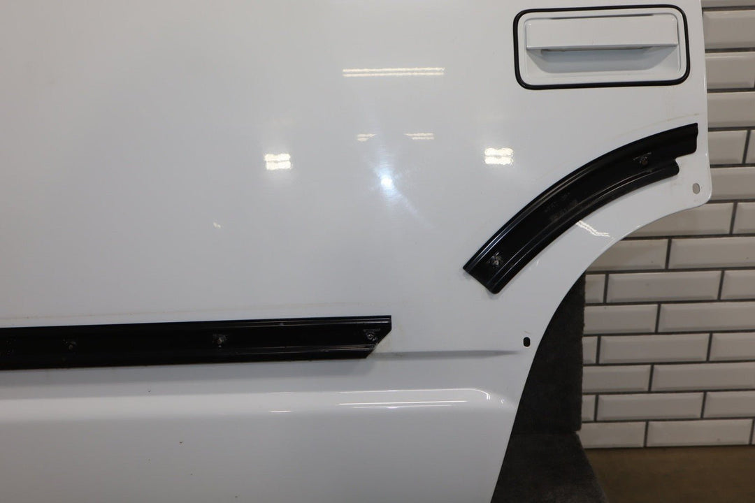 2000 Cadillac Escalade Left Rear Door White ( 50U )
