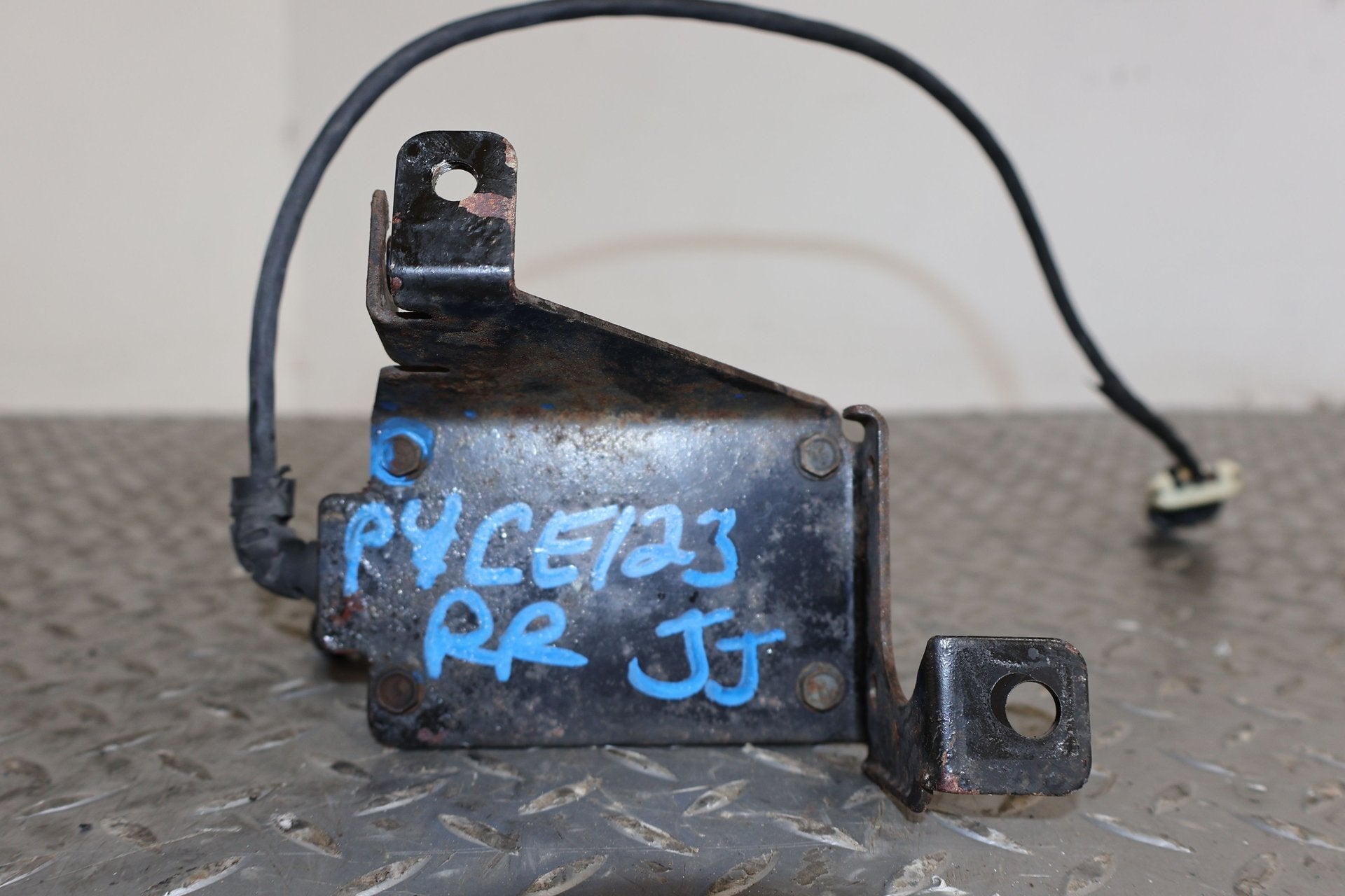 2000 Chevrolet Corvette- Misc Suspension Parts