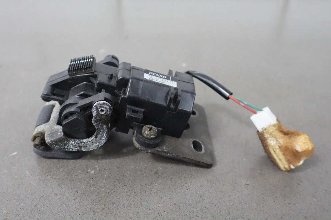 2000 Lexus LX470 Left & Right Rear Quarter Window Latches OEM
