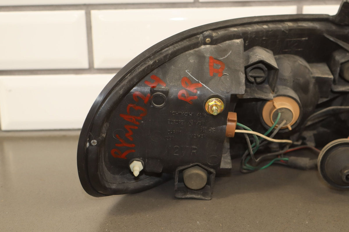 2000 Mazda MX-5 Miata Right Tail Light Genuine 60279