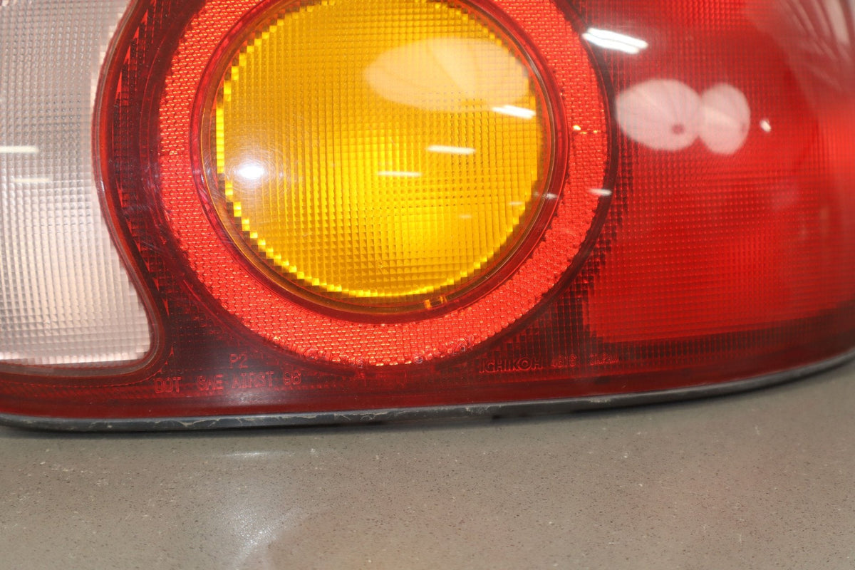 2000 Mazda MX-5 Miata Right Tail Light Genuine 60279