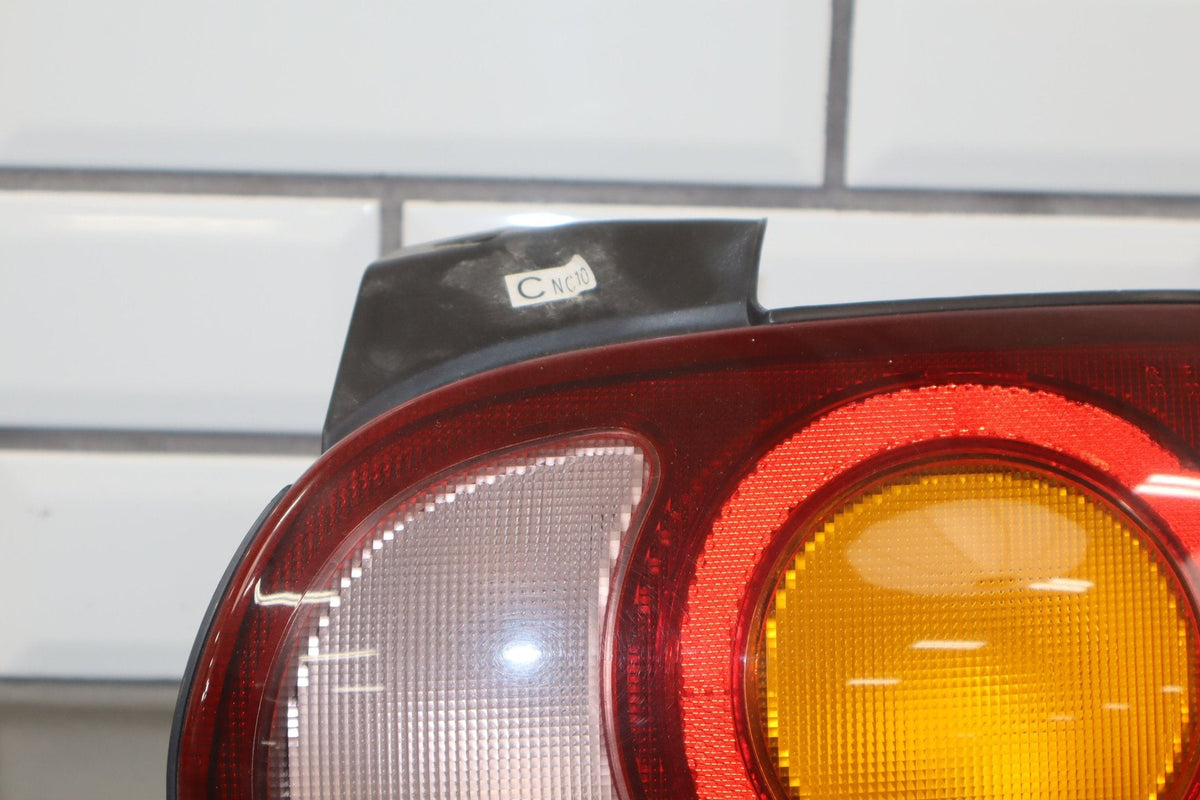 2000 Mazda MX-5 Miata Right Tail Light Genuine 60279