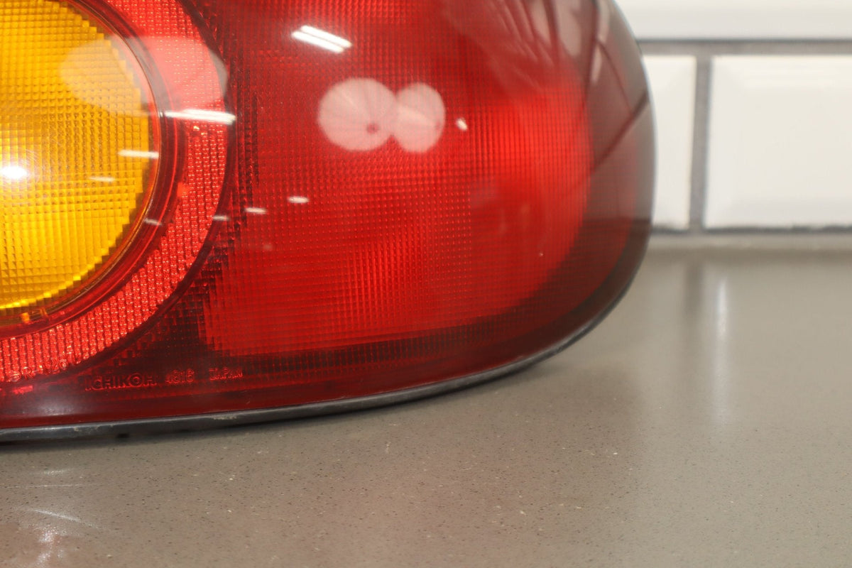 2000 Mazda MX-5 Miata Right Tail Light Genuine 60279