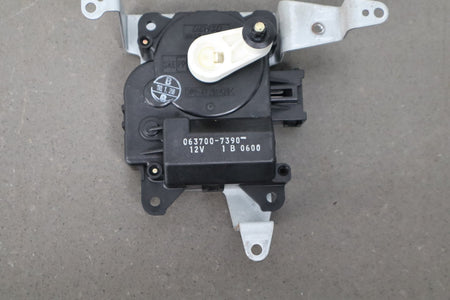 2000 Toyota Land Cruiser LX470 Heater Control Valve 0637007390 OEM