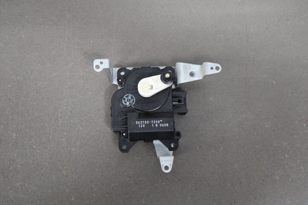 2000 Toyota Land Cruiser LX470 Heater Control Valve 0637007390 OEM