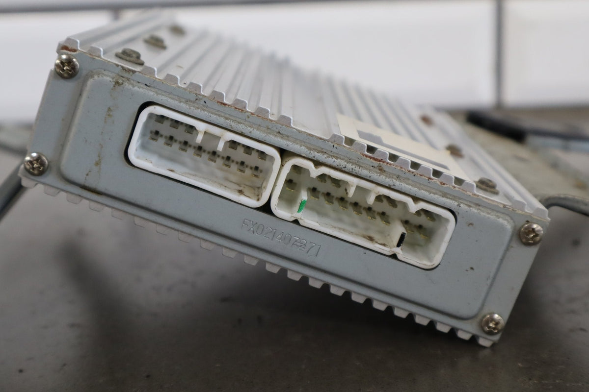 2000 Toyota Land Cruiser Radio Amplifier 86280-60210