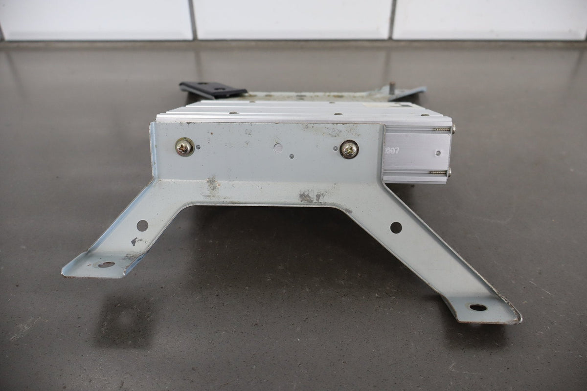 2000 Toyota Land Cruiser Radio Amplifier 86280-60210