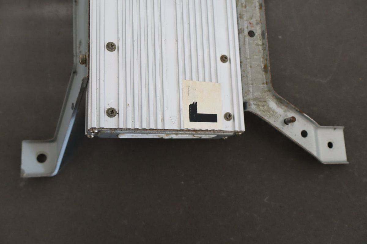 2000 Toyota Land Cruiser Radio Amplifier 86280-60210