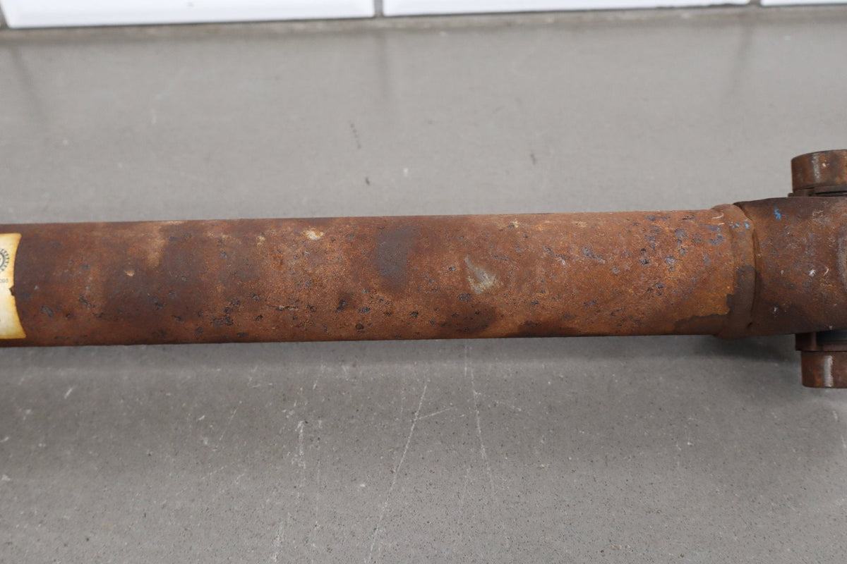 2001-07 Chevy Silverado 2500HD 4WD Front Drive Shaft Diesel Auto